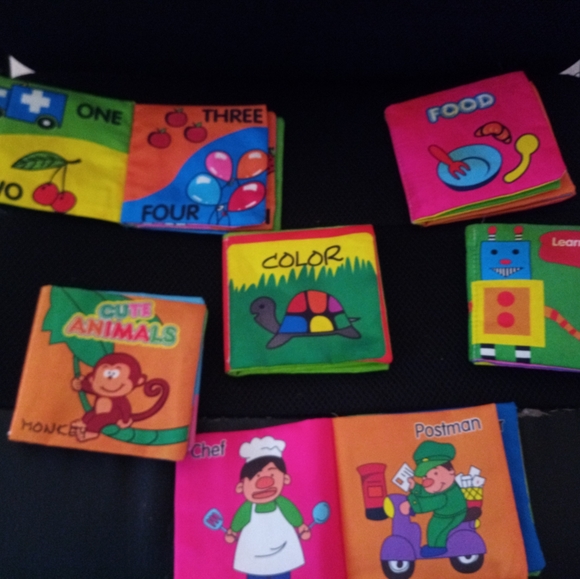 🔥3 for 10🔥 Cloth Book - Picture 3 of 3